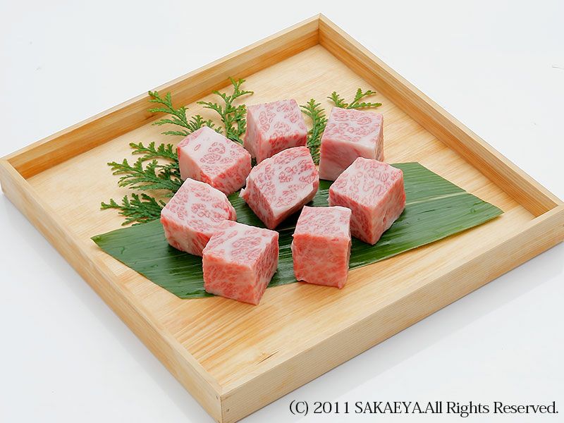 近江牛吟撰サイコロステーキ【2,000円/100ｇ】 | 牛肉通販 サカエヤONLINE STORE